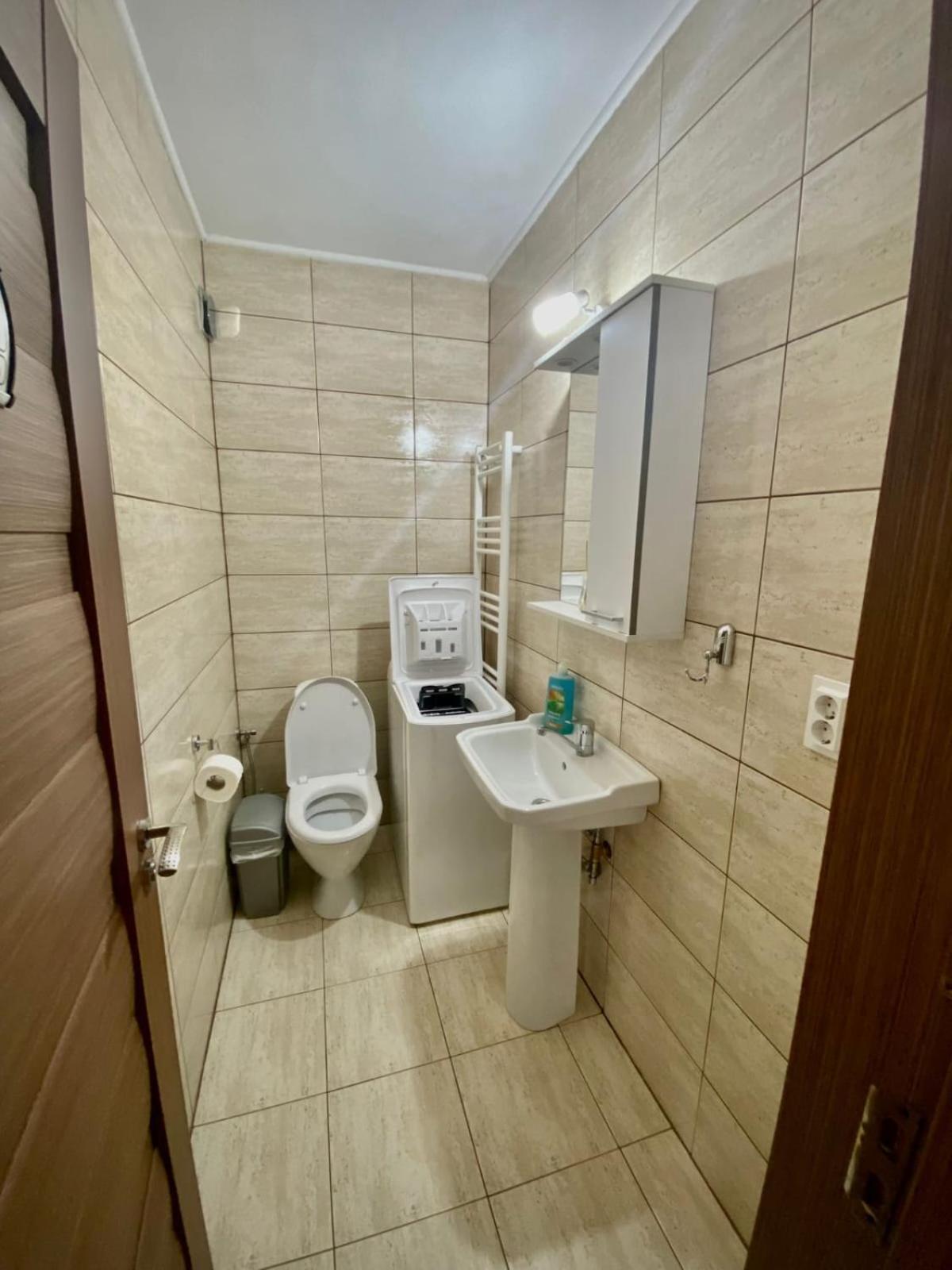 Casa Alex Hotel คูร์ตา เด อาร์เจช ภายนอก รูปภาพ