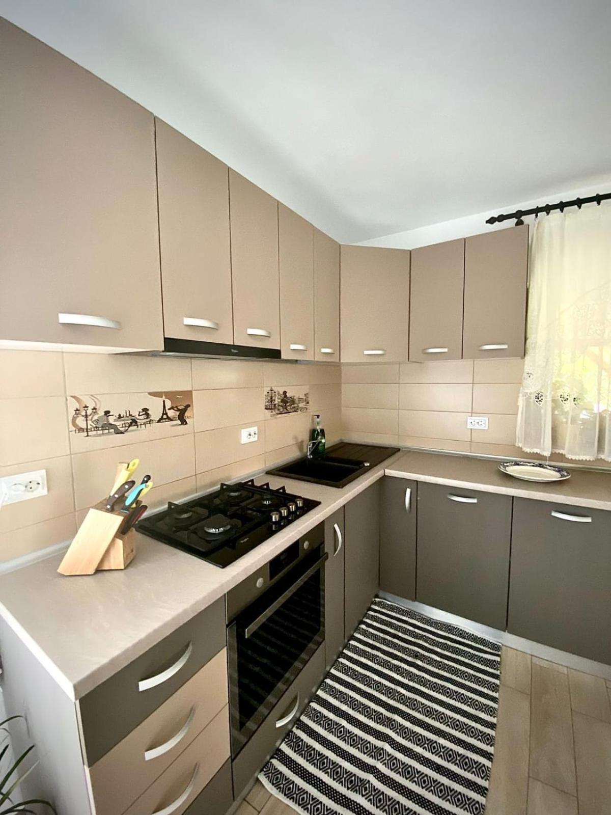 Casa Alex Hotel คูร์ตา เด อาร์เจช ภายนอก รูปภาพ